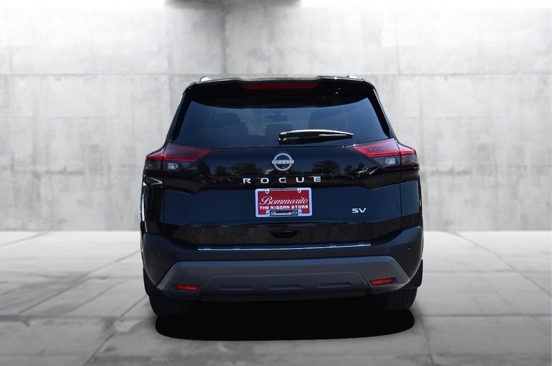 Nissan Rogue Vehicle Image 06