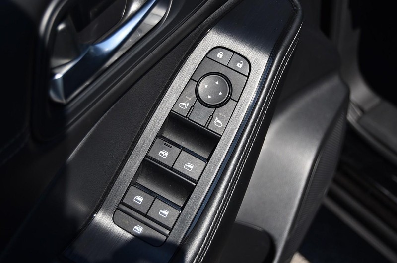 Nissan Rogue Vehicle Image 09