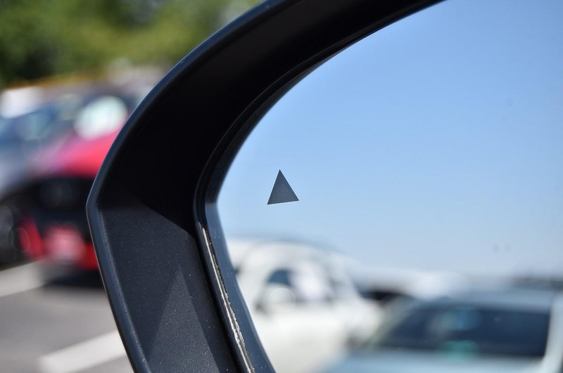 Nissan Rogue Vehicle Image 10