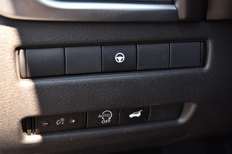 Nissan Rogue Vehicle Image 11