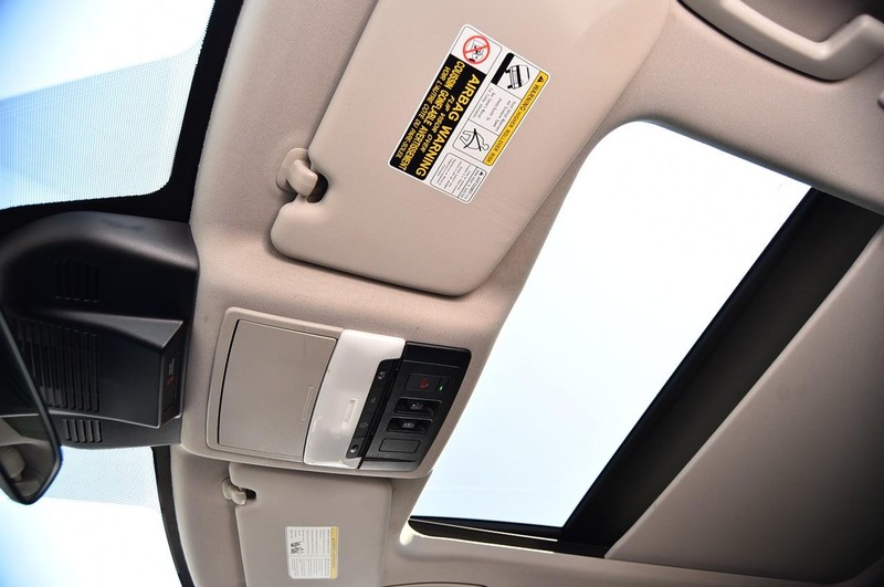 Nissan Rogue Vehicle Image 21