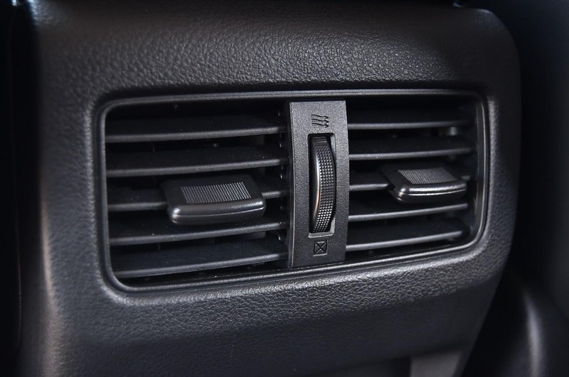 Nissan Rogue Vehicle Image 23