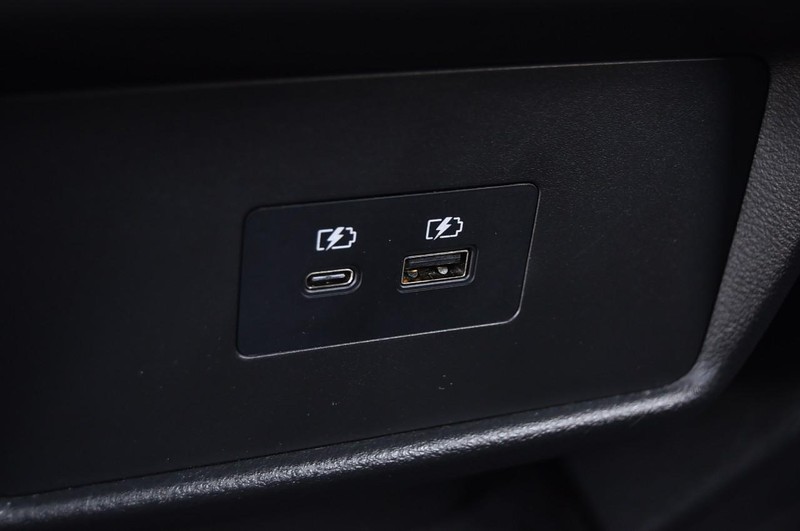 Nissan Rogue Vehicle Image 24