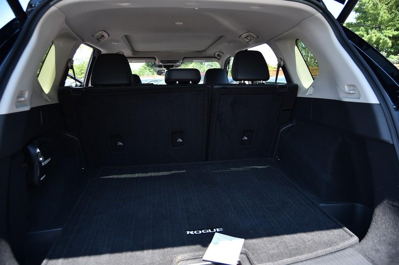 Nissan Rogue Vehicle Image 25