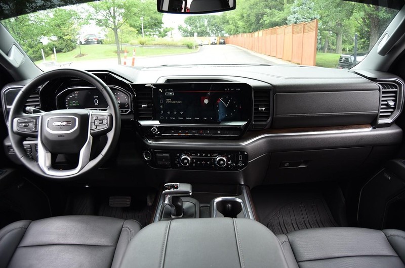 GMC Sierra 1500 Vehicle Image 09