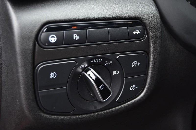 INFINITI QX50 Vehicle Image 12