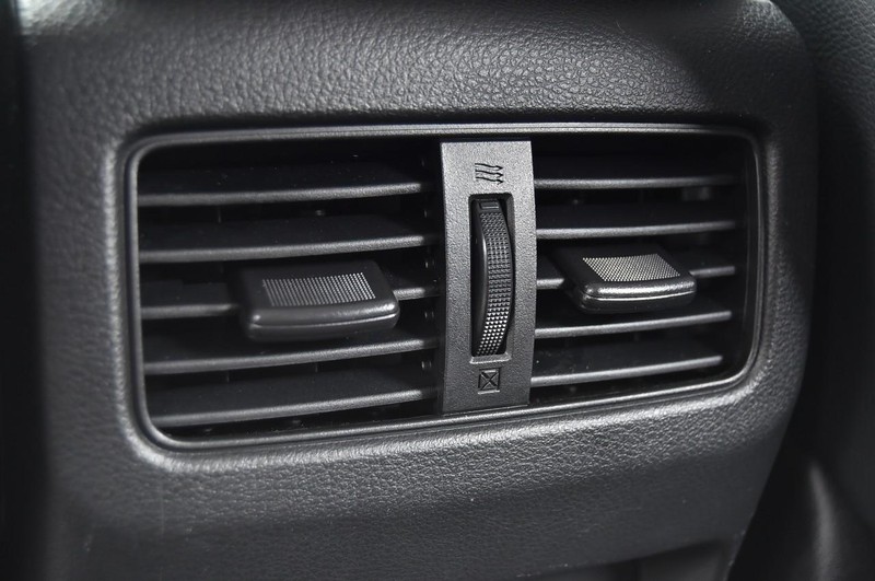 Nissan Rogue Vehicle Image 26