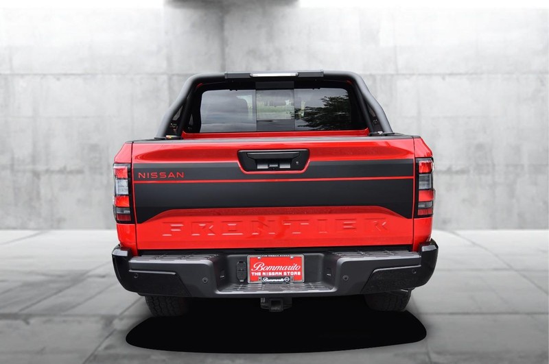 Nissan Frontier Vehicle Image 06