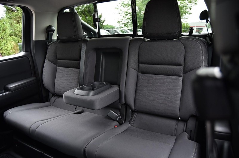 Nissan Frontier Vehicle Image 23