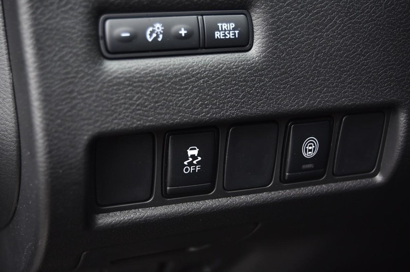 Nissan Murano Vehicle Image 12