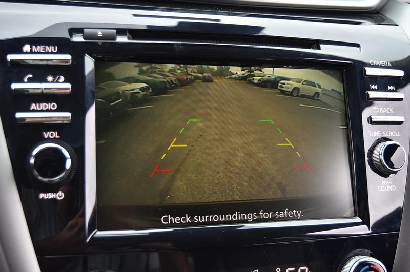 Nissan Murano Vehicle Image 14