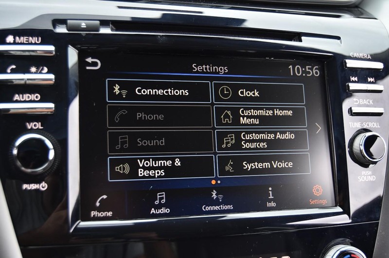 Nissan Murano Vehicle Image 15