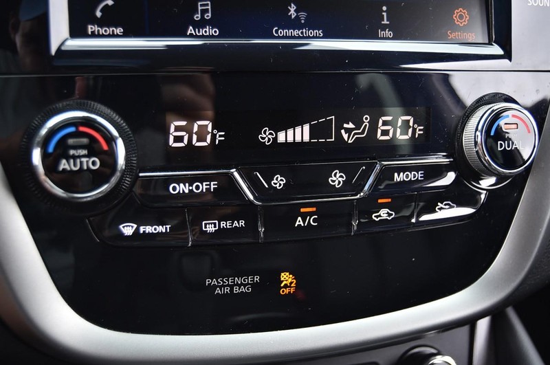 Nissan Murano Vehicle Image 16
