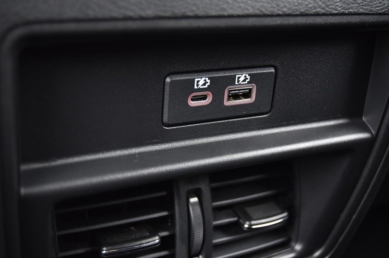 Nissan Murano Vehicle Image 23