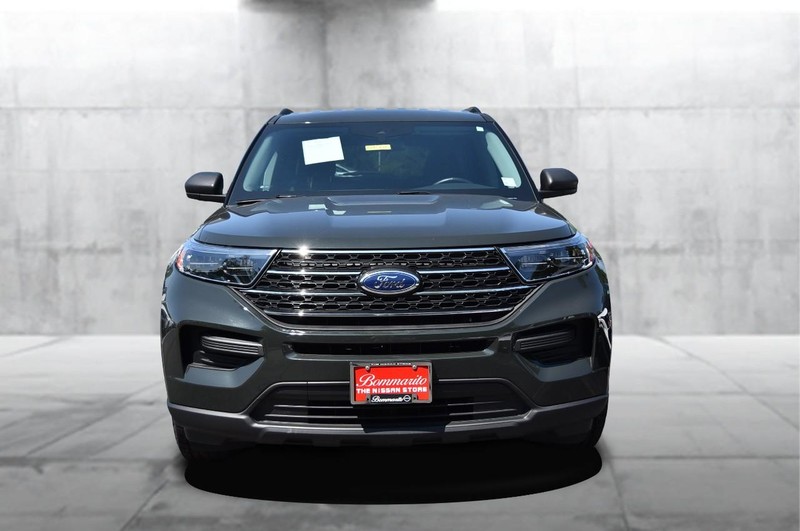 Ford Explorer Vehicle Image 04