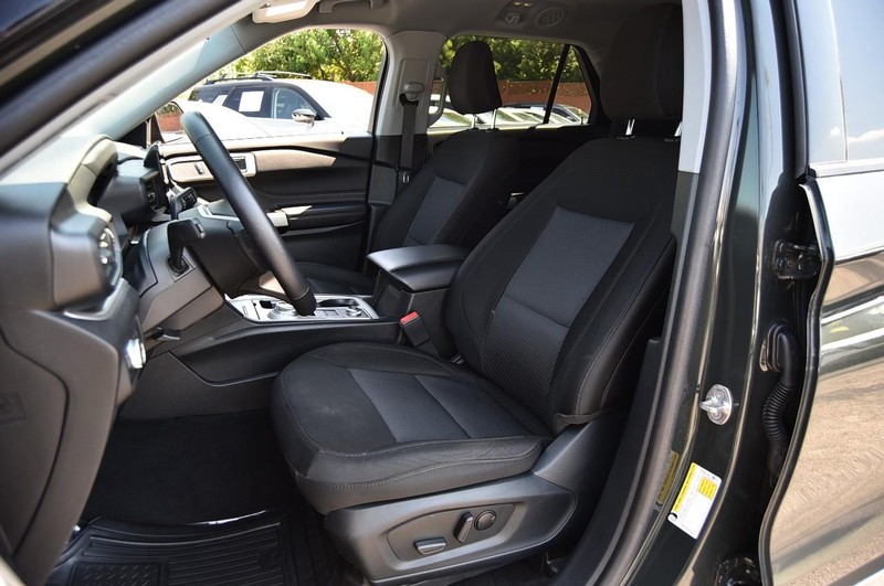 Ford Explorer Vehicle Image 20