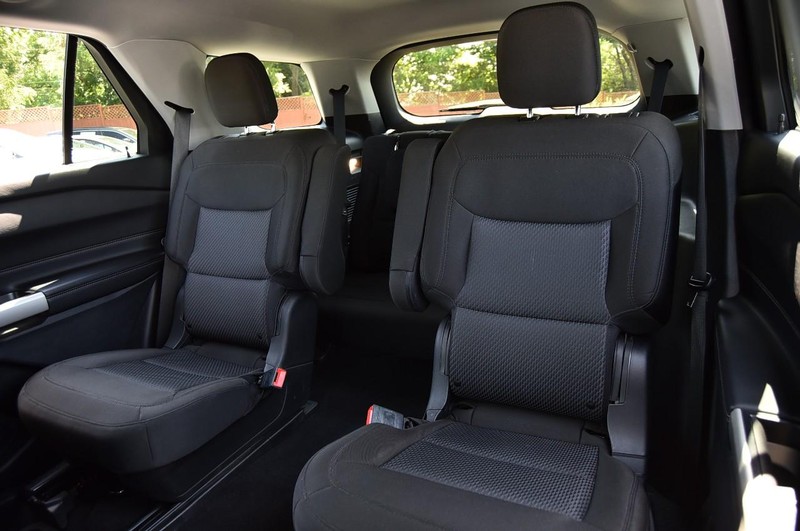 Ford Explorer Vehicle Image 22
