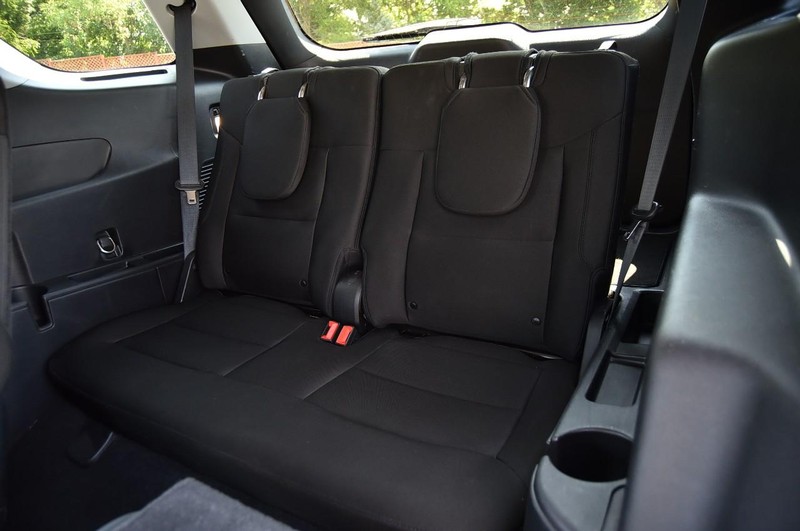 Ford Explorer Vehicle Image 24