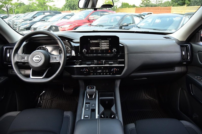 Nissan Pathfinder Vehicle Image 08