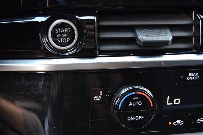 Nissan Pathfinder Vehicle Image 15
