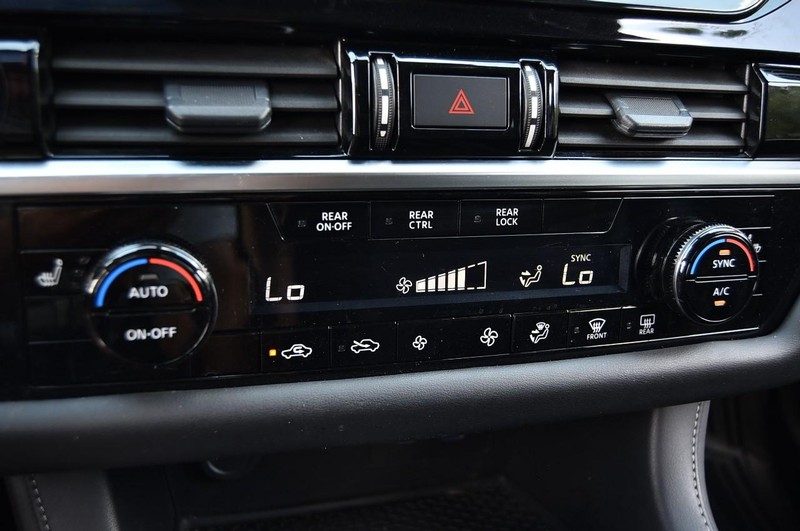 Nissan Pathfinder Vehicle Image 16