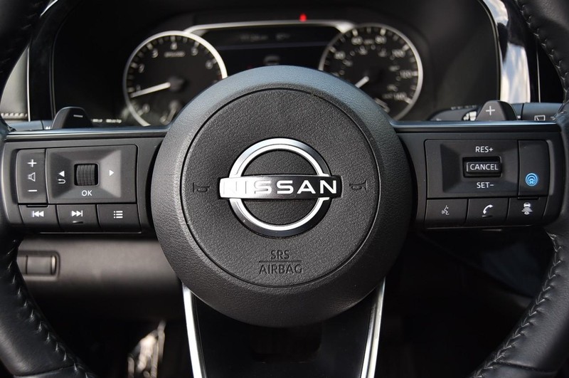 Nissan Pathfinder Vehicle Image 19