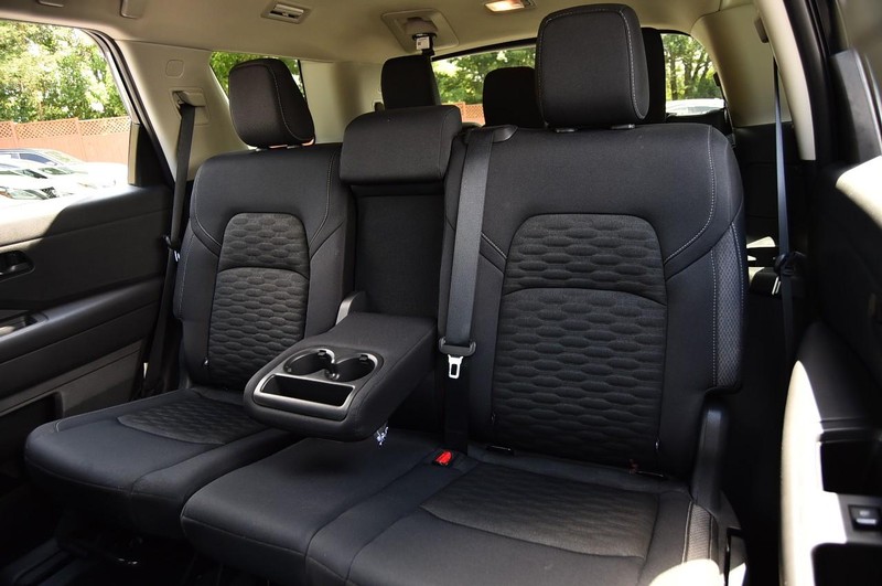 Nissan Pathfinder Vehicle Image 22