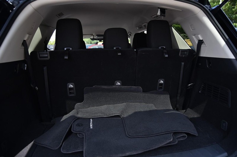 Nissan Pathfinder Vehicle Image 26