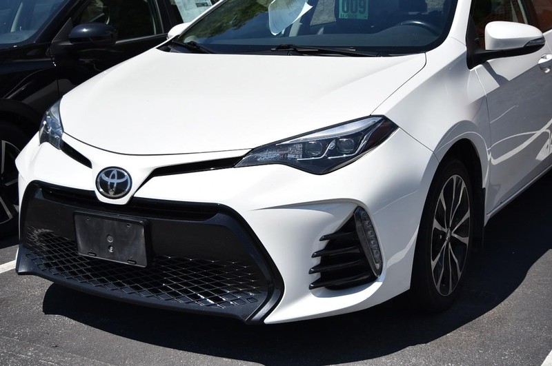 Toyota Corolla Vehicle Image 02