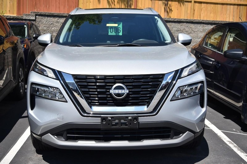 Nissan Rogue Vehicle Image 03