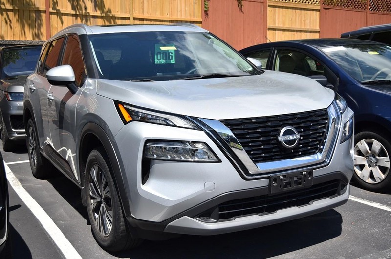Nissan Rogue Vehicle Image 04