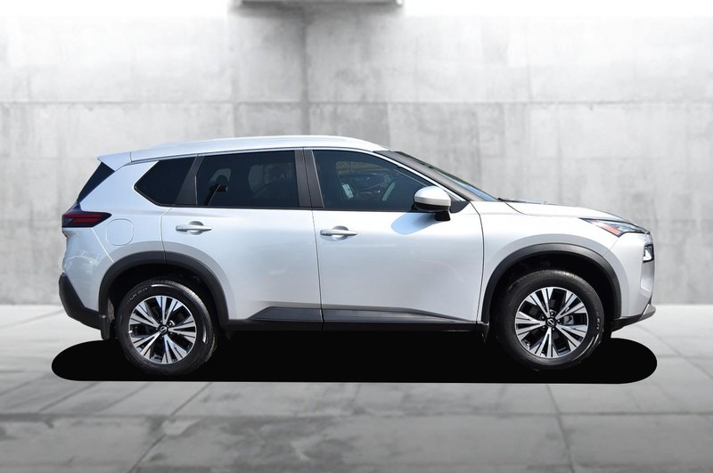 Nissan Rogue Vehicle Image 05