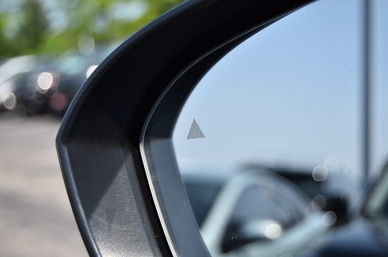 Nissan Rogue Vehicle Image 10