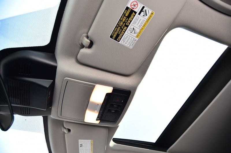 Nissan Rogue Vehicle Image 21