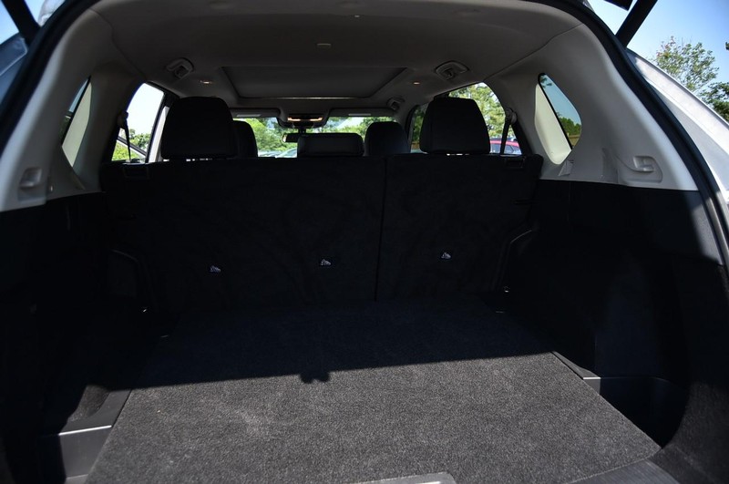 Nissan Rogue Vehicle Image 25