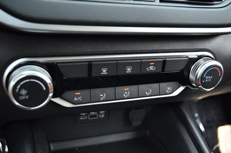 Nissan Altima Vehicle Image 15