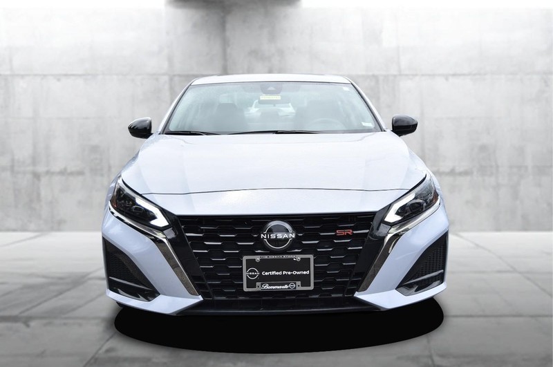 Nissan Altima Vehicle Image 04