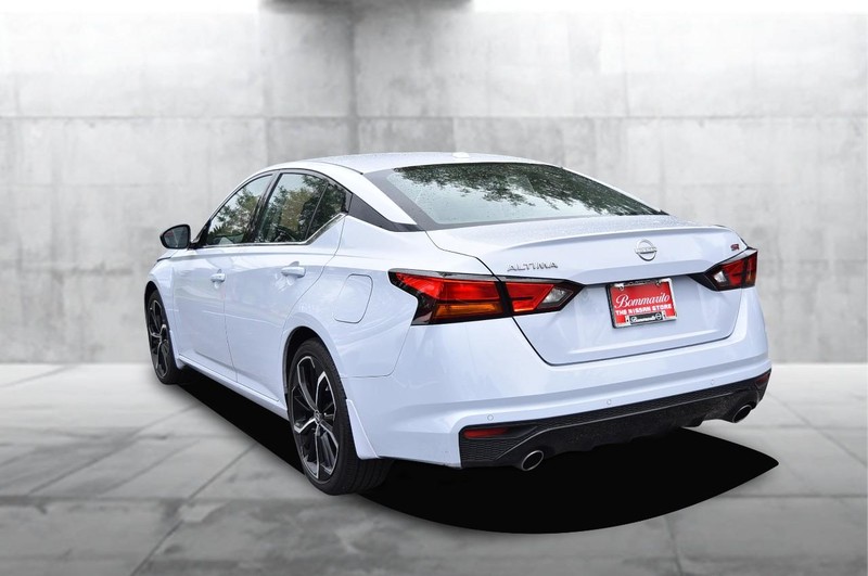 Nissan Altima Vehicle Image 07