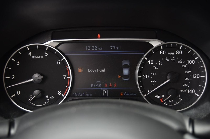 Nissan Altima Vehicle Image 12