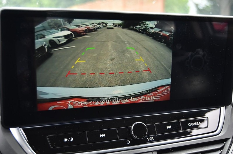 Nissan Altima Vehicle Image 13