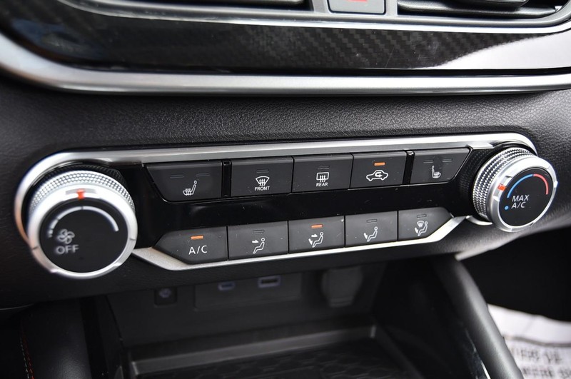 Nissan Altima Vehicle Image 15