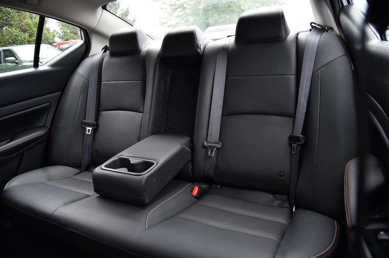 Nissan Altima Vehicle Image 22