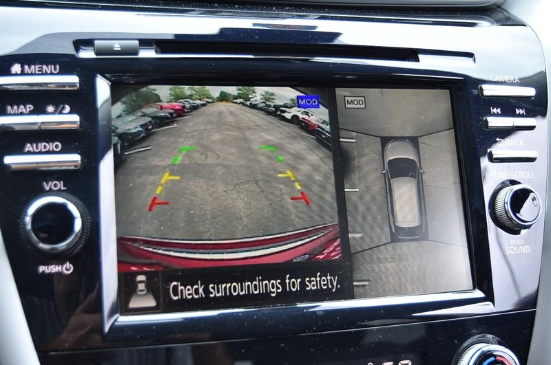 Nissan Murano Vehicle Image 15