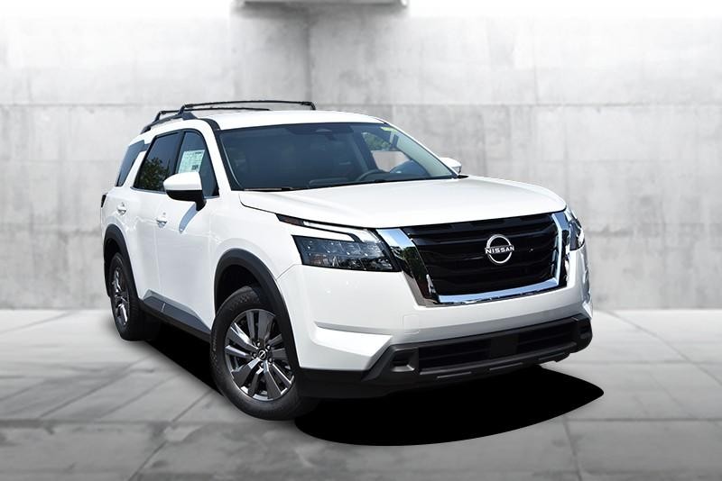 Nissan Pathfinder Vehicle Image 02