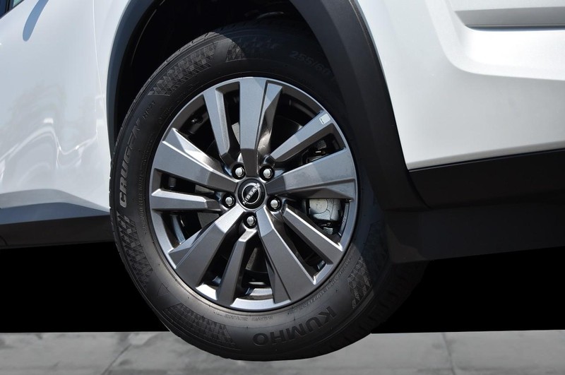 Nissan Pathfinder Vehicle Image 03