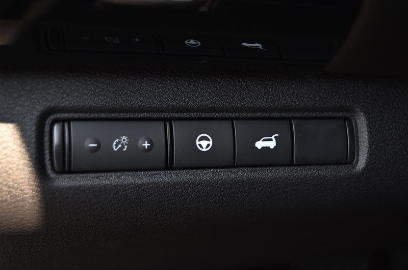 Nissan Pathfinder Vehicle Image 11