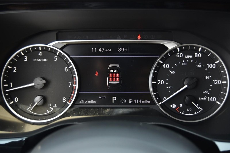Nissan Pathfinder Vehicle Image 12