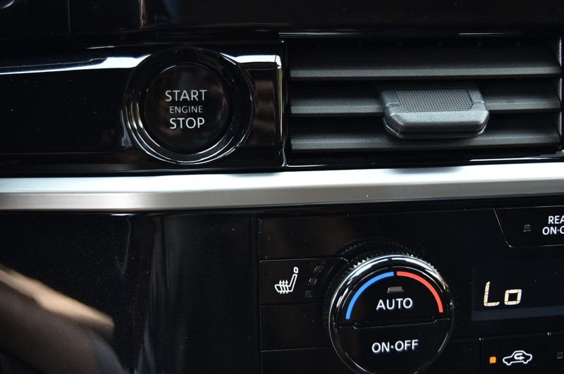 Nissan Pathfinder Vehicle Image 15