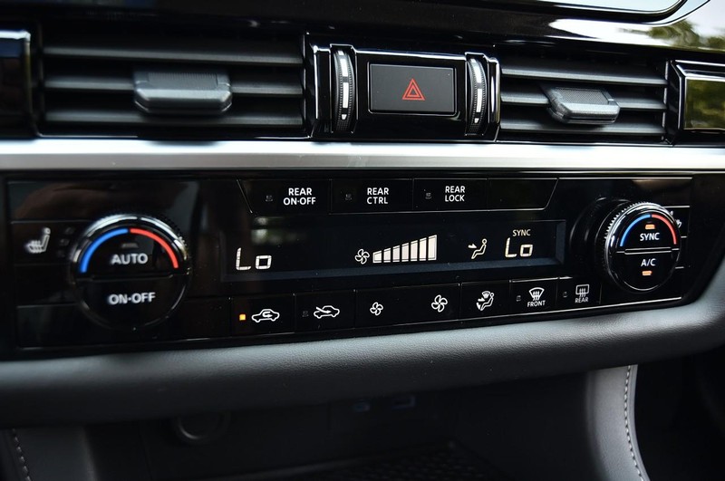 Nissan Pathfinder Vehicle Image 16