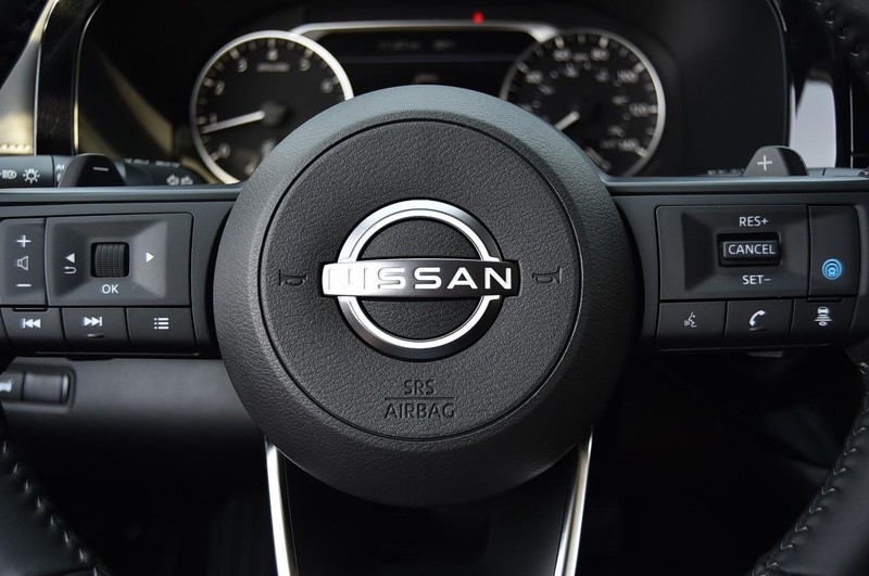 Nissan Pathfinder Vehicle Image 19